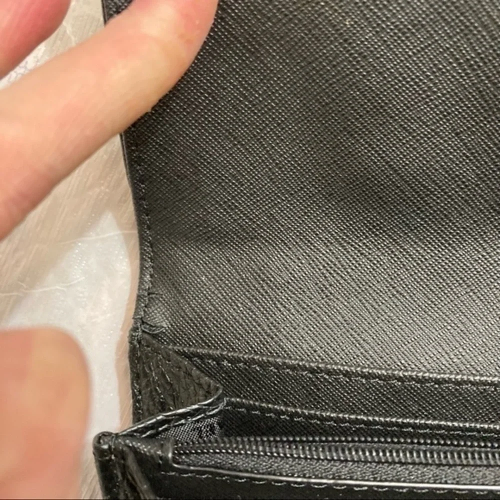 Michael kors black leather logo wallet